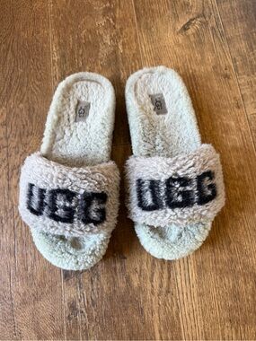 UGG Cream and Black Fluff Slide Slippers